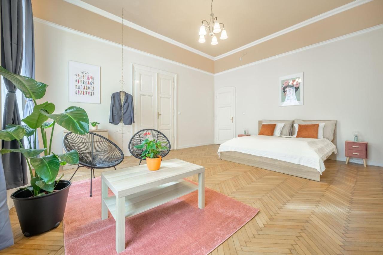 Best Seasons Andrassy Budapešť Exteriér fotografie