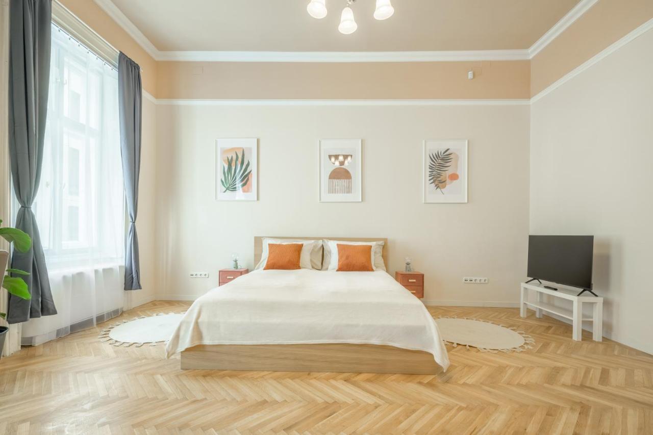 Best Seasons Andrassy Budapešť Exteriér fotografie